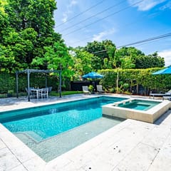 Heated Pool + Hot Tub 5BR · Sleeps 13, Hollywood