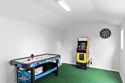 Pool + Game Room 4BR · Cheerful Hollywood Getaway - Image 5
