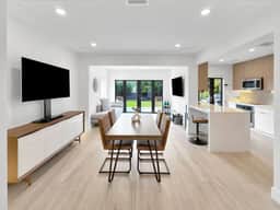 Modern 3BR Home · Huge Backyard, Mins to Brickell - Image 2