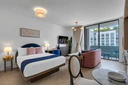 2 Units on One Floor for 8 · Wynwood Rooftop Pool - Image 4