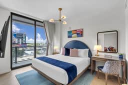 Wynwood 2-Unit Combo for 8 · Same Floor + Rooftop - Image 2