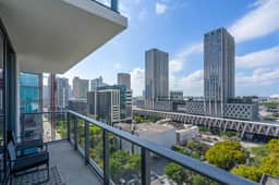 4BR/4BA 2-Unit Combo for 12 · Rooftop Pool + Views - Image 5