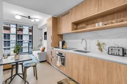 Luxury Studio · Balcony + Rooftop Pool, Downtown - Image 2