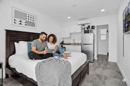 Cozy Beach Studio | 1 Min to Hollywood Broadwalk - Image 3
