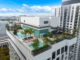 Downtown 1BR · Rooftop Pool + Skyline City Views - Image 5