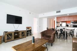 Brickell Penthouse 3BR · Free Parking + Bay Views - Image 4
