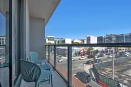 Wynwood Studio · Balcony + Rooftop Pool and Bar - Image 4