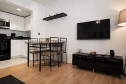 Miami Beach 1BR · 2 Blocks to Sand on Collins Ave - Image 3