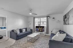 1 Block to Beach · South Beach 1BR for 6, Collins - Image 2