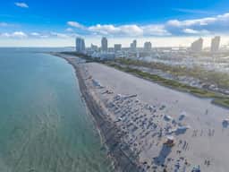 1 Block to Beach · South Beach 1BR for 6, Collins - Image 3