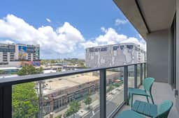 Wynwood Escape 1BR · Balcony, Rooftop Pool - Image 3