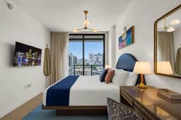 Luxe Wynwood 1BR · Balcony + Rooftop Pool, Miami - Image 5