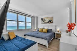 Elara Beachfront 2 BRS Direct OceanView w Parking - Image 5