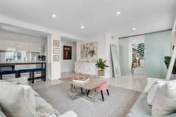 South Beach 1BR on Ocean Drive · Steps to the Sand - Image 4
