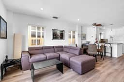 Beachfront 1BR · Ocean View, Pool + Free Parking - Image 5