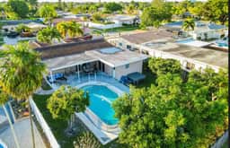 Heated Pool 3BR Family Home · Near Hollywood Beach - Image 5