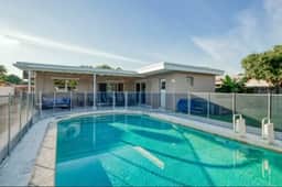 Heated Pool 3BR Family Home · Near Hollywood Beach - Image 3