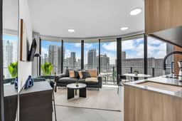 2 Apts for 8 · 2BR/2BA, Rooftop Pool, Downtown MIA - Image 3