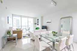 Icon Brickell 1BR · Waterfront + Huge Resort Pool - Image 5