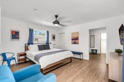 Bayfront Villa 4 BR with Heated Pool 10 min walk to Beach - Image 5