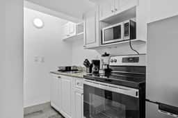 Cozy Studio 2 Blocks from the Beach - Unit #3 - Image 3