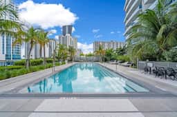 Sunny Isles 2BR Ocean View · Free Parking + Pool - Image 4