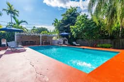 Oversized Pool 3BR Home · Big Backyard + BBQ Grill - Image 5