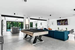 Heated Pool Modern 5 Bedrooms House 9 min to Ocean - Image 2