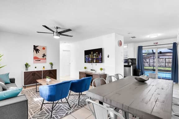 Pool + Game Room 4BR · Cheerful Hollywood Getaway - Image 3