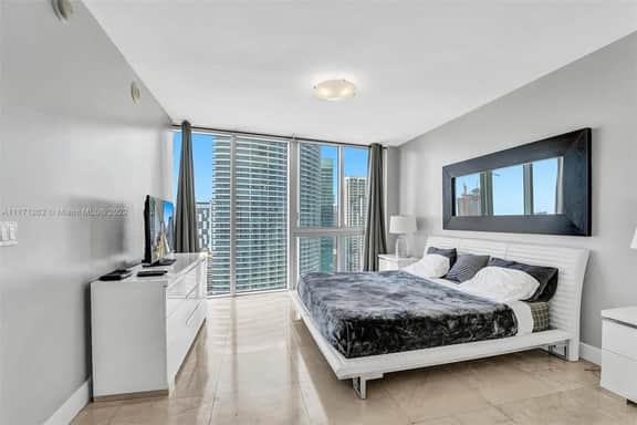 Icon Brickell 2BR · Balcony + Miami Skyline Views - Image 3