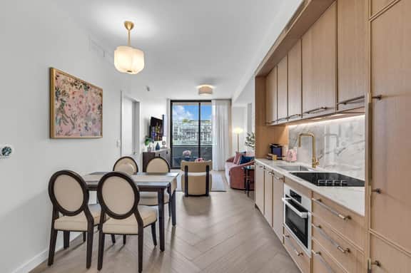 2 Units on One Floor for 8 · Wynwood Rooftop Pool - Image 3