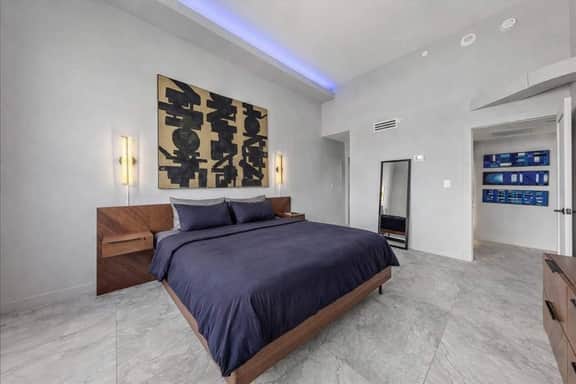Monthly 2BR Penthouse · City + Ocean Views, SoBe - Image 4