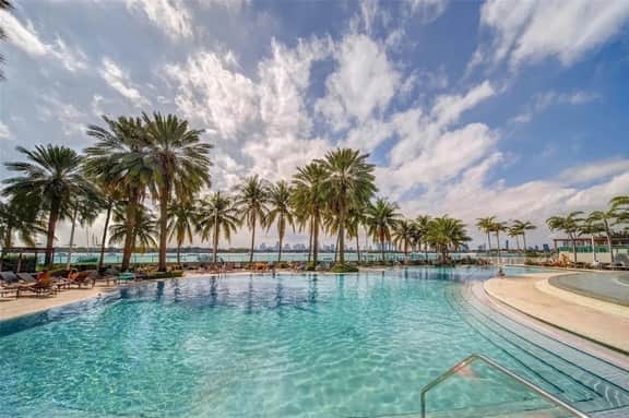 Monthly 2BR South Beach · Bay Views + Resort Pool - Image 5