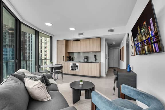 Rooftop Pool 1BR · Wrap Balcony, Downtown Miami - Image 3