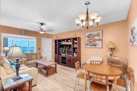 Oceanfront 2BR/2BA · Pool, Free Parking + Views - Image 4