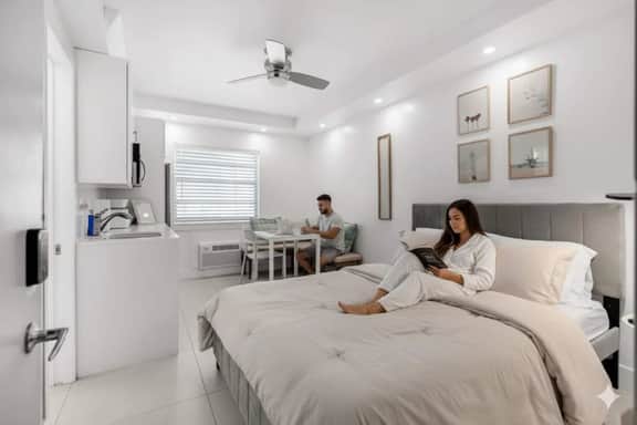 Oceanfront Studio · South of Fifth + Beach Perks - Image 3