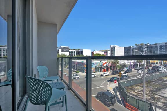 Wynwood Studio · Balcony + Rooftop Pool and Bar - Image 4