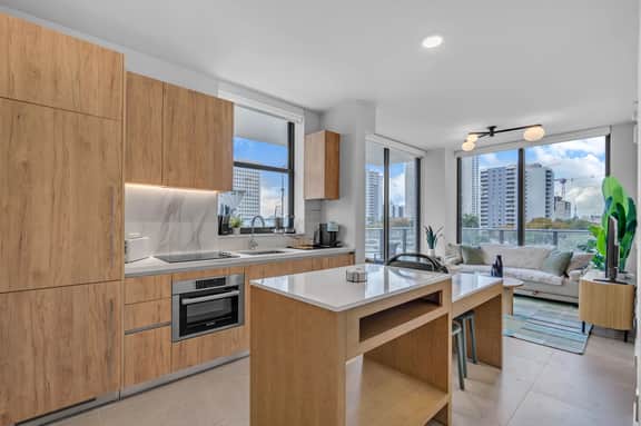 Urban Corner 2BR · Wrap Balcony + Rooftop Pool MIA - Image 3
