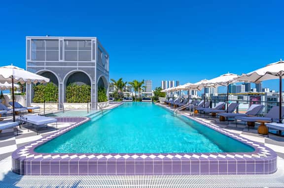 King Bed Wynwood 1BR · Rooftop Pool + Views - Image 4