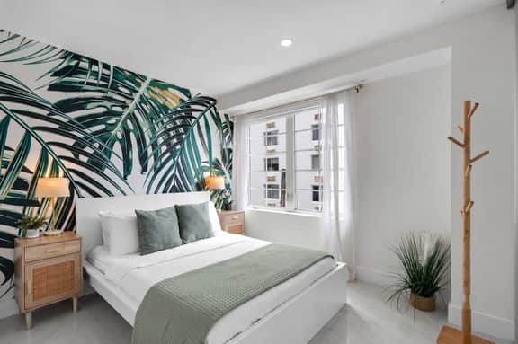 South Beach 1BR on Ocean Drive · Steps to the Sand - Image 3
