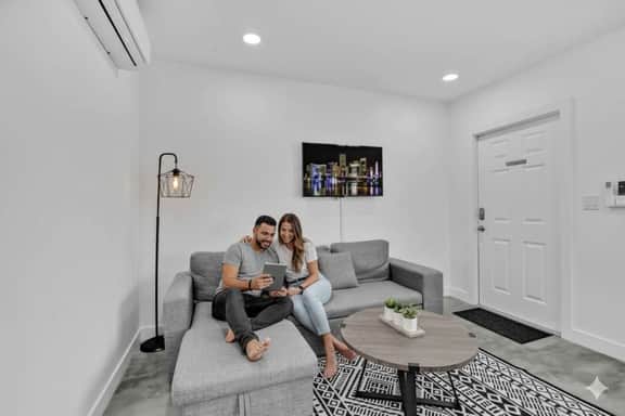 Charming Beach Studio · 2 Blocks to Ocean + Shops - Image 5