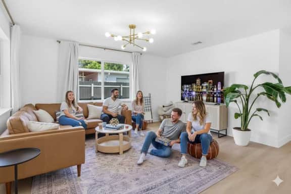 Coral Gables 3BR · Free Parking, Patio + Fast WiFi - Image 5