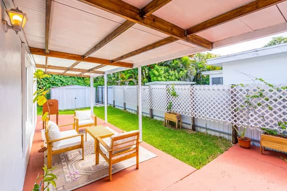 Coral Gables 3BR · Free Parking, Patio + Fast WiFi - Image 3