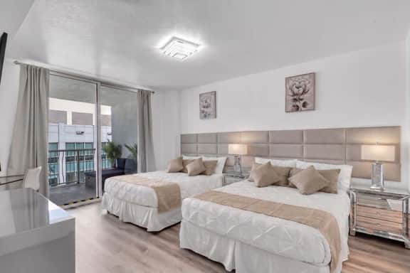 Brickell Penthouse 1BR ¡ Bay + City Views for 6 - Image 4