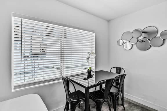 Cozy Studio 2 Blocks from the Beach – Unit 4 - Image 2