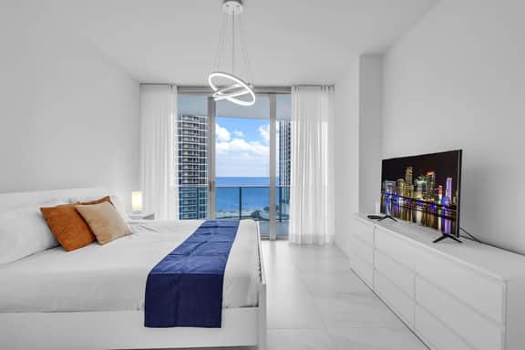 Sunny Isles 2BR Ocean View · Free Parking + Pool - Image 5