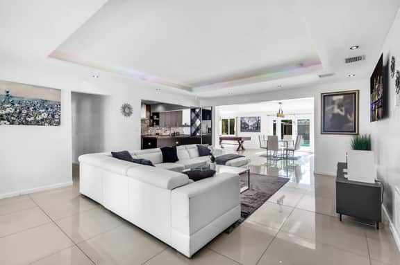 Oversized Pool 3BR Home · Big Backyard + BBQ Grill - Image 2