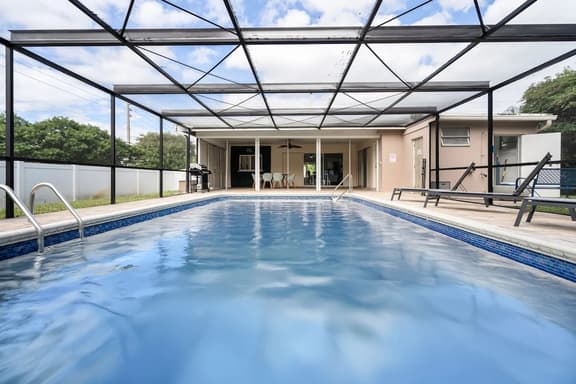 Private Pool 4BR Oasis · 14 Min to Hollywood Beach - Image 1