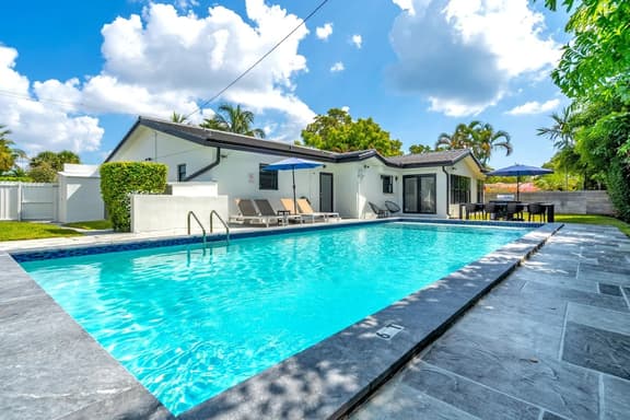 Heated Pool 4BR · 6 Min to Fort Lauderdale Beach - Image 1