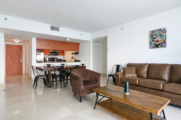 Brickell Penthouse 3BR · Free Parking + Bay Views - Image 1